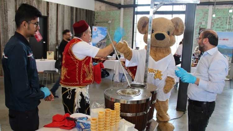 Karnaval Yiyecekler 6 Maraş Dondurmacısı Kiralama