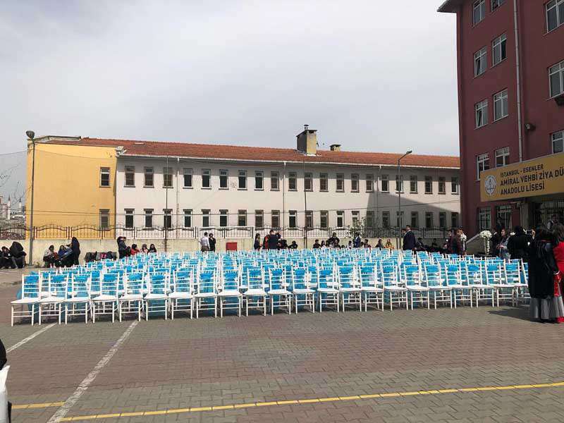 Mezuniyet Töreni Organizasyonu 2 Mezuniyet Masa Sandalye Süsleme